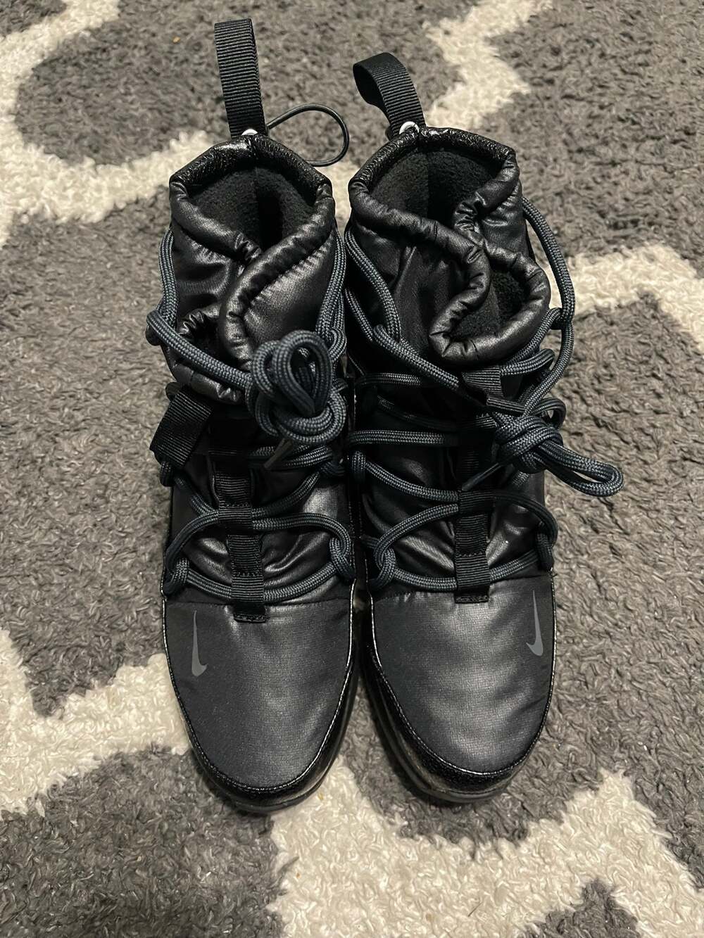Nike Tanjun High Rise Boots